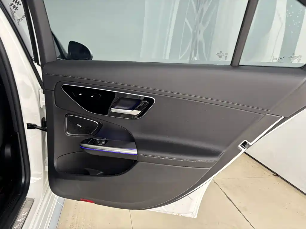 Mercedes-Benz C-Class — миниатюра 22
