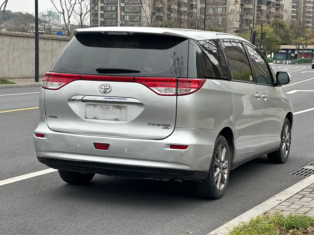 TOYOTA PREVIA