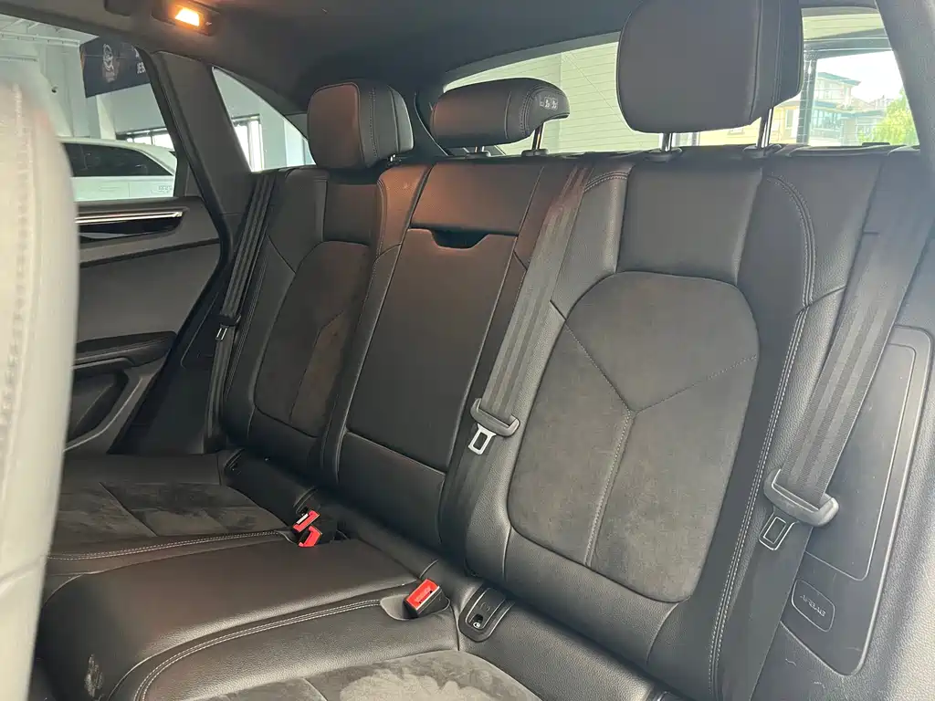 Porsche Macan — миниатюра 17
