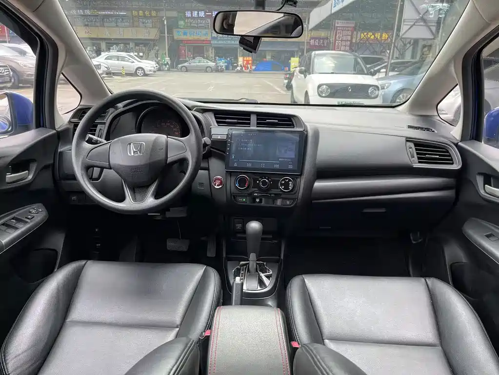 Honda Fit — миниатюра 9