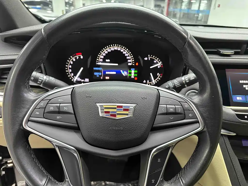 CADILLAC XT5