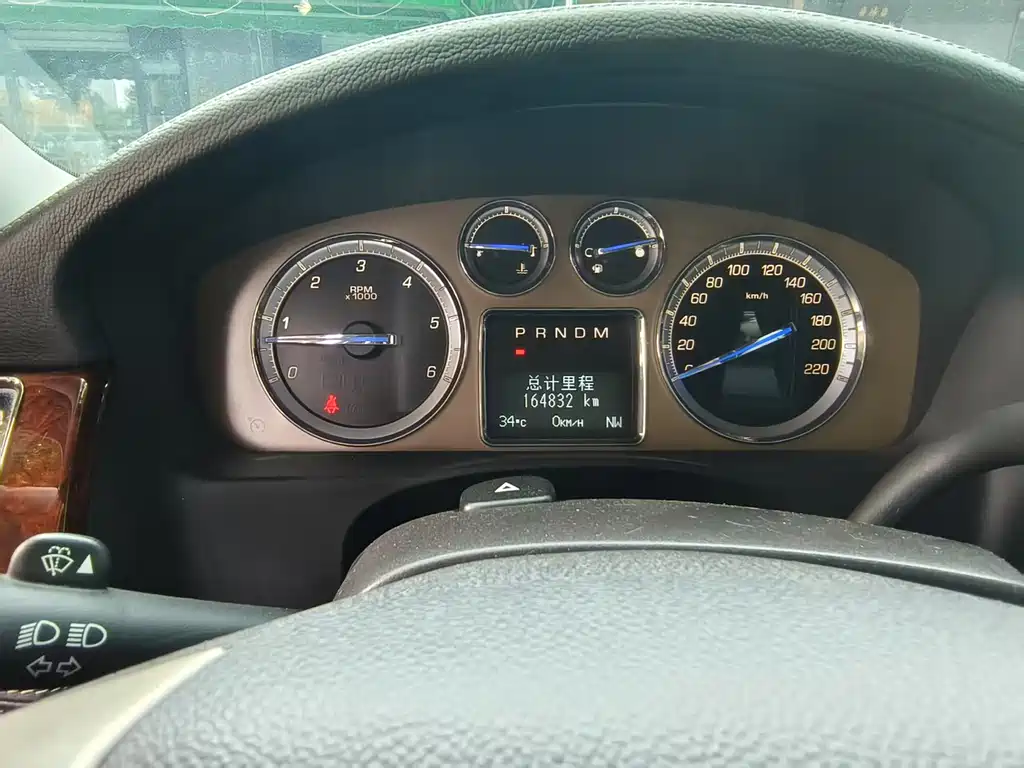Cadillac Escalade — миниатюра 5