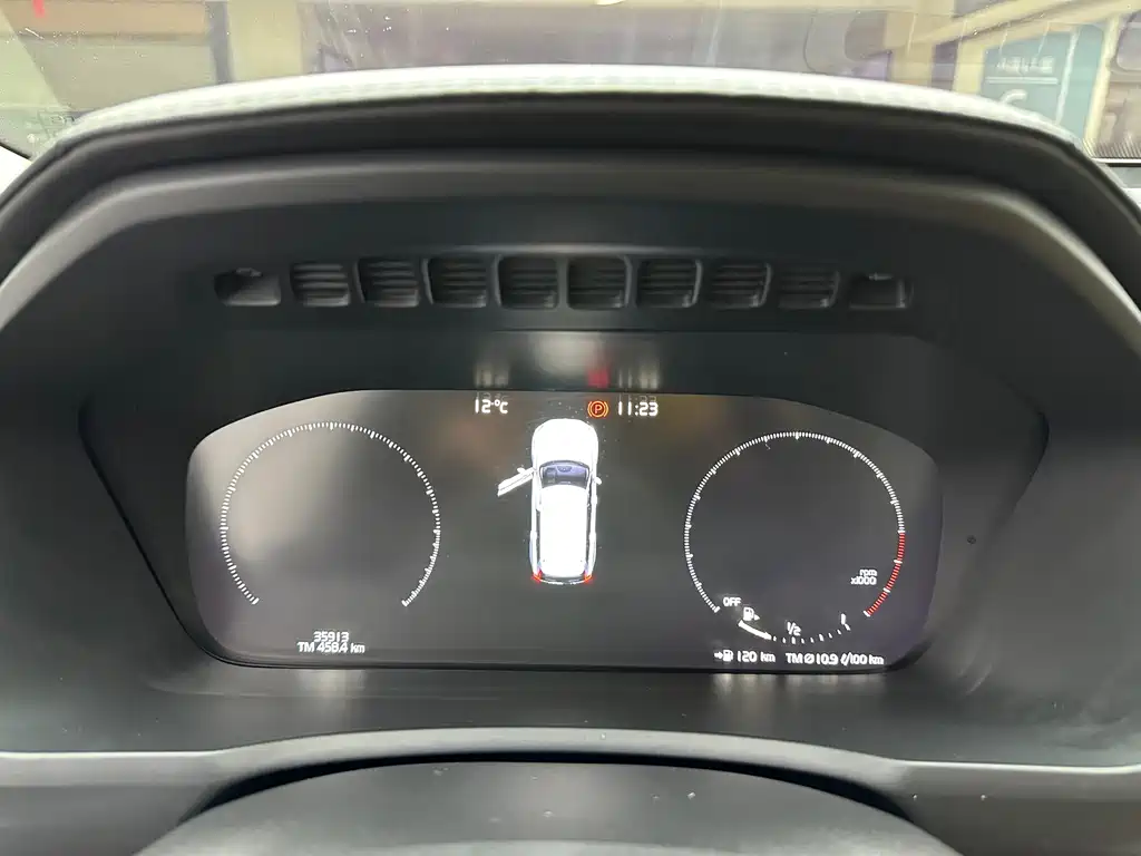 Volvo XC90 — миниатюра 16