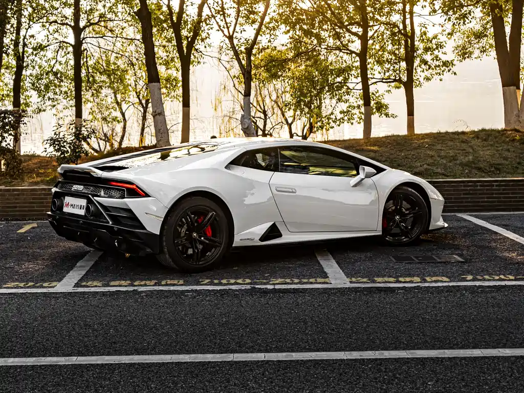 LAMBORGHINI HURACÁN