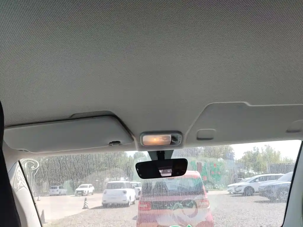Wuling MINIEV — миниатюра 18