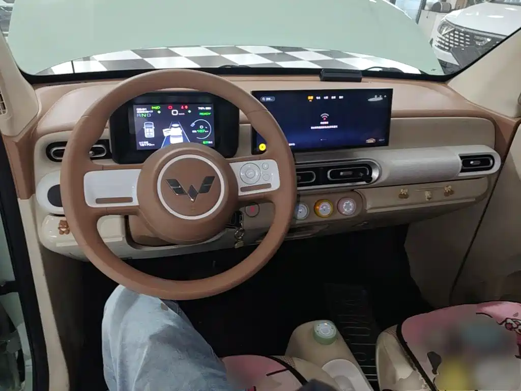 Wuling MINIEV — миниатюра 10