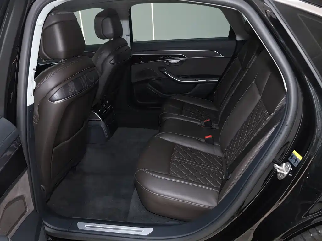 Audi A8 — миниатюра 9