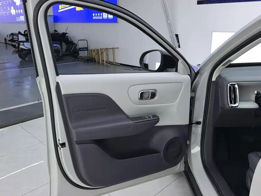Leapmotor Leapmotor B10 — миниатюра 7