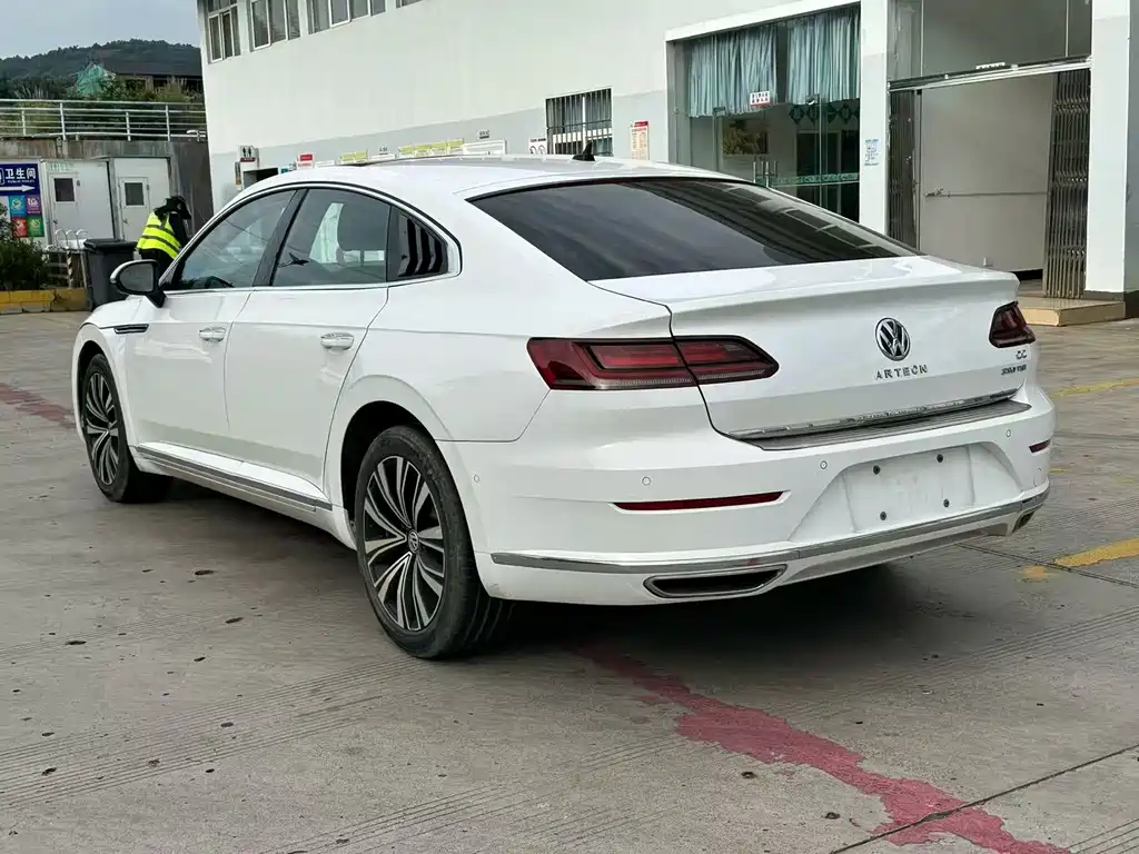 Volkswagen CC — миниатюра 9