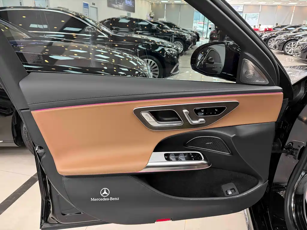 Mercedes-Benz E-Class — миниатюра 4