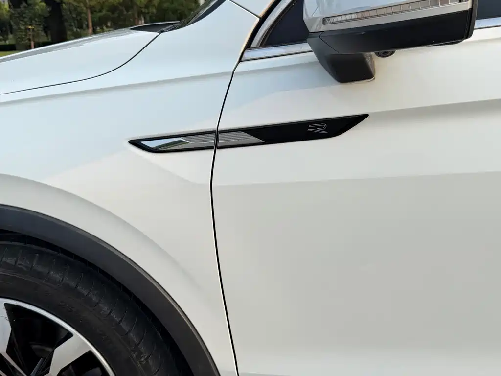 Volkswagen Tiguan L — миниатюра 21