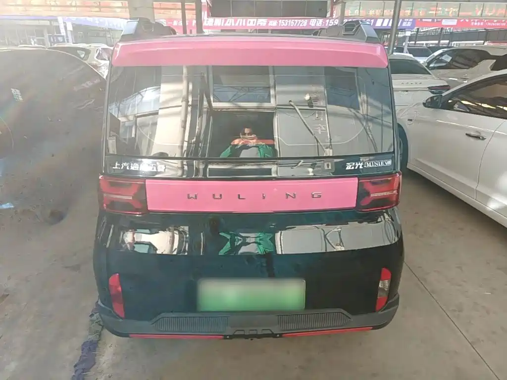 Wuling MINIEV — миниатюра 6