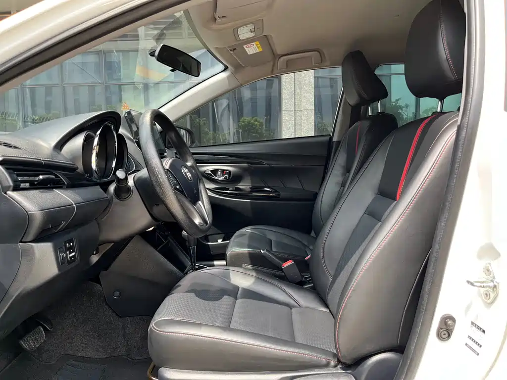 Toyota Yaris L — миниатюра 7