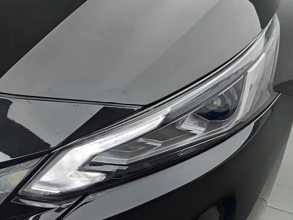 Nissan Teana — миниатюра 7
