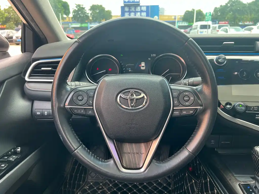 Toyota Camry — миниатюра 15