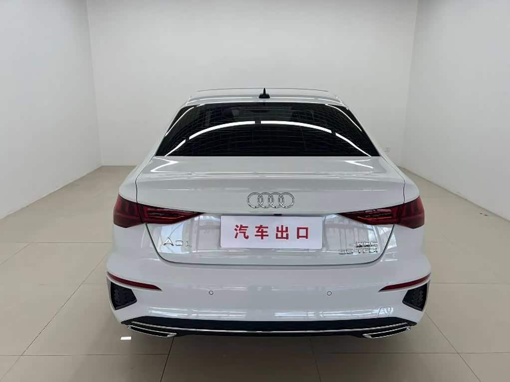 Audi A3 1.4 л 2023 г. Белый, пробег 19000 км