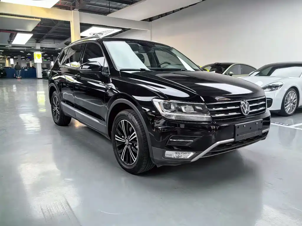 Volkswagen Tiguan L — миниатюра 2