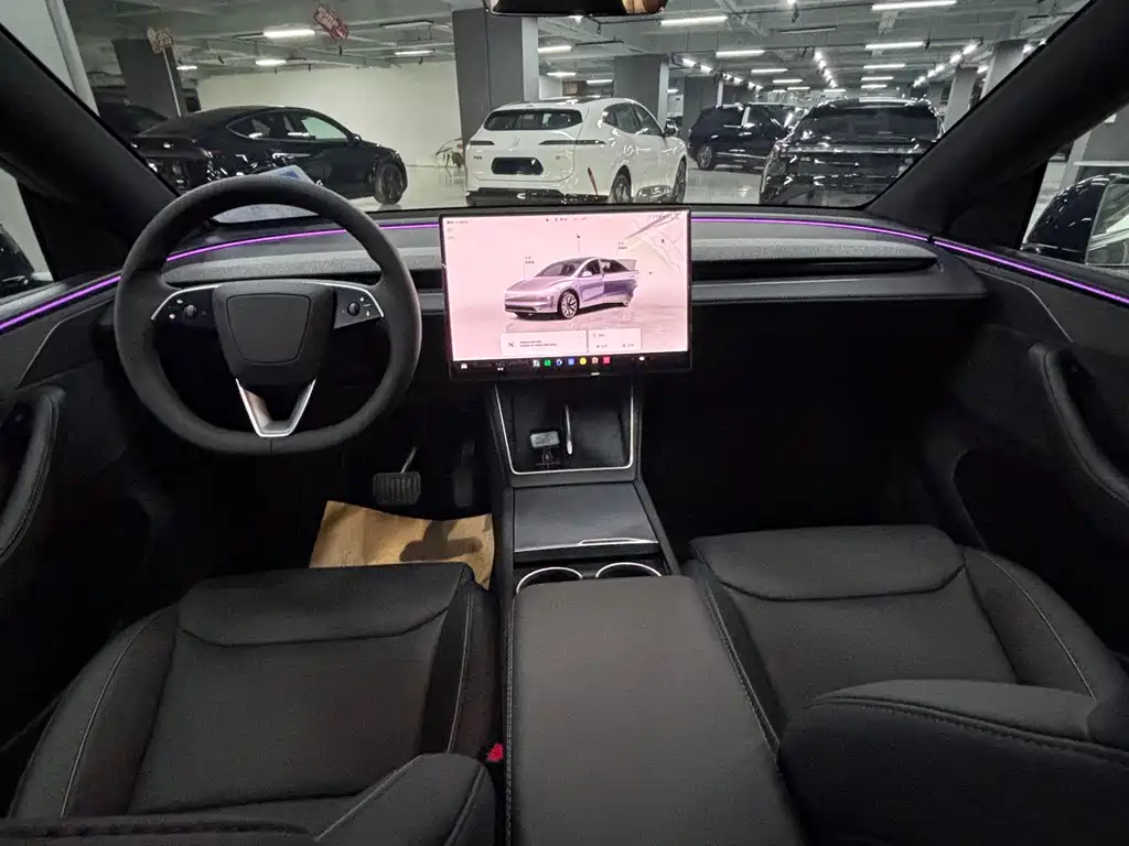 Tesla Model Y L — миниатюра 5