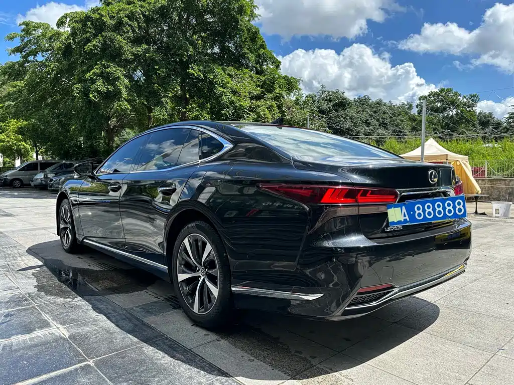 Lexus LS 2021 500h