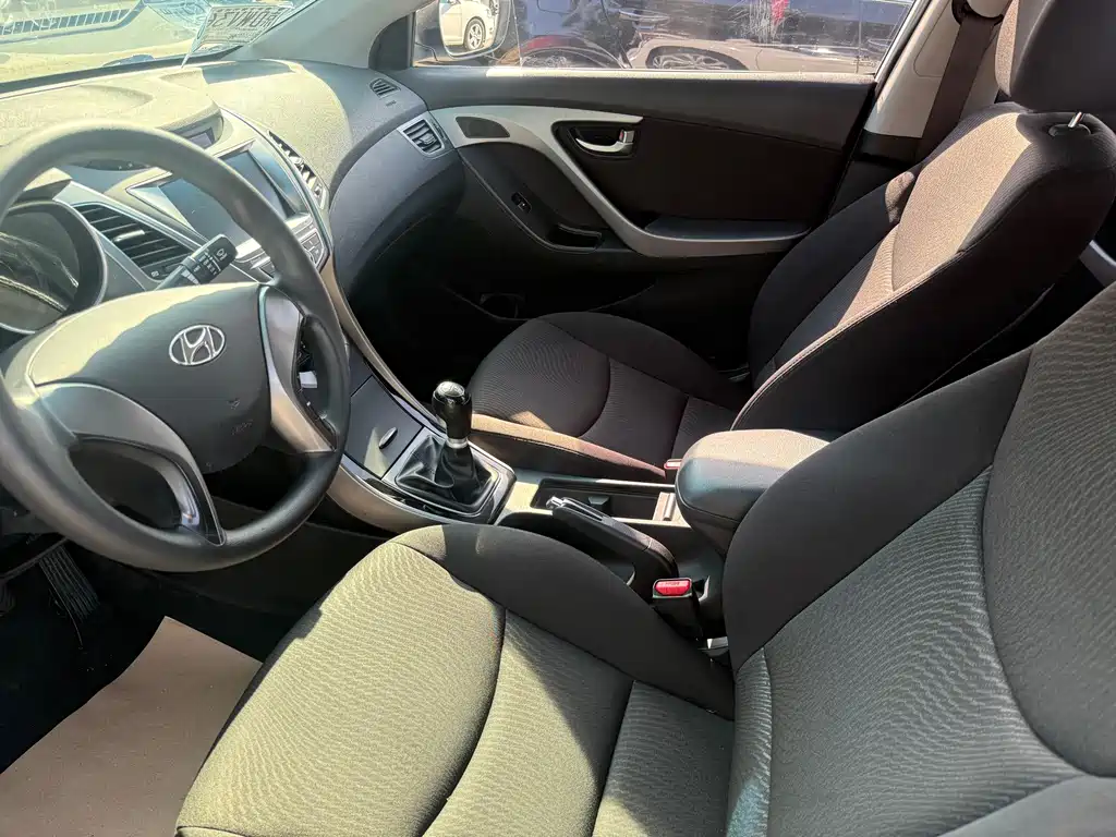 Hyundai Elantra Langdong — миниатюра 6