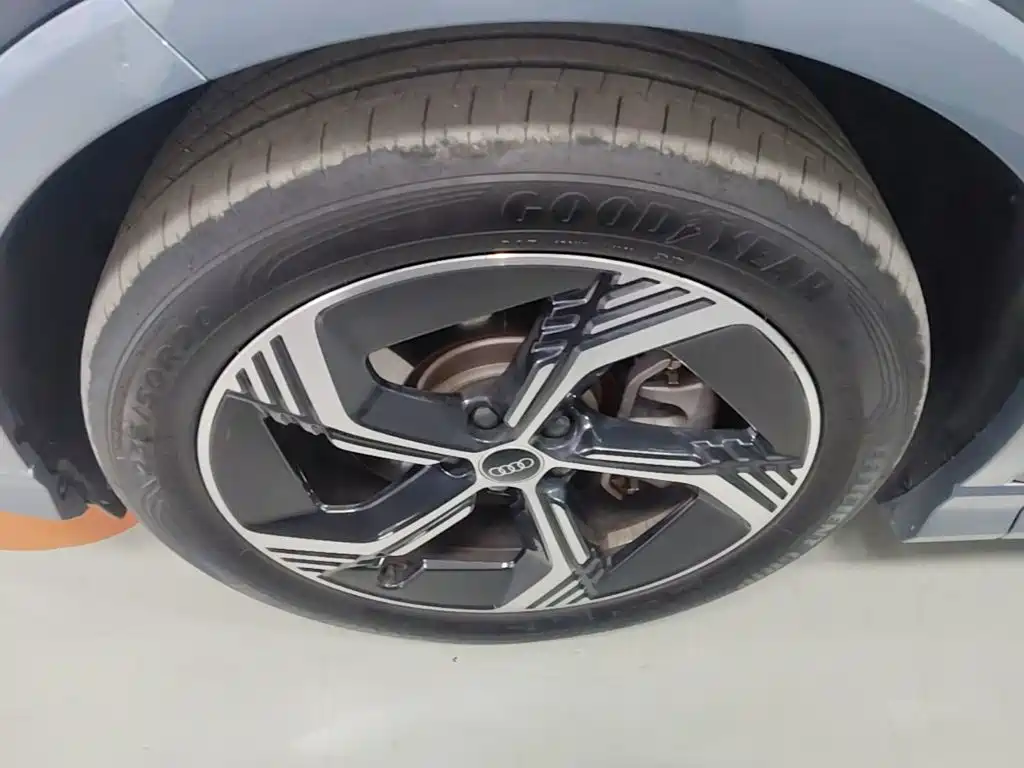 Audi Q4 e-tron — миниатюра 23
