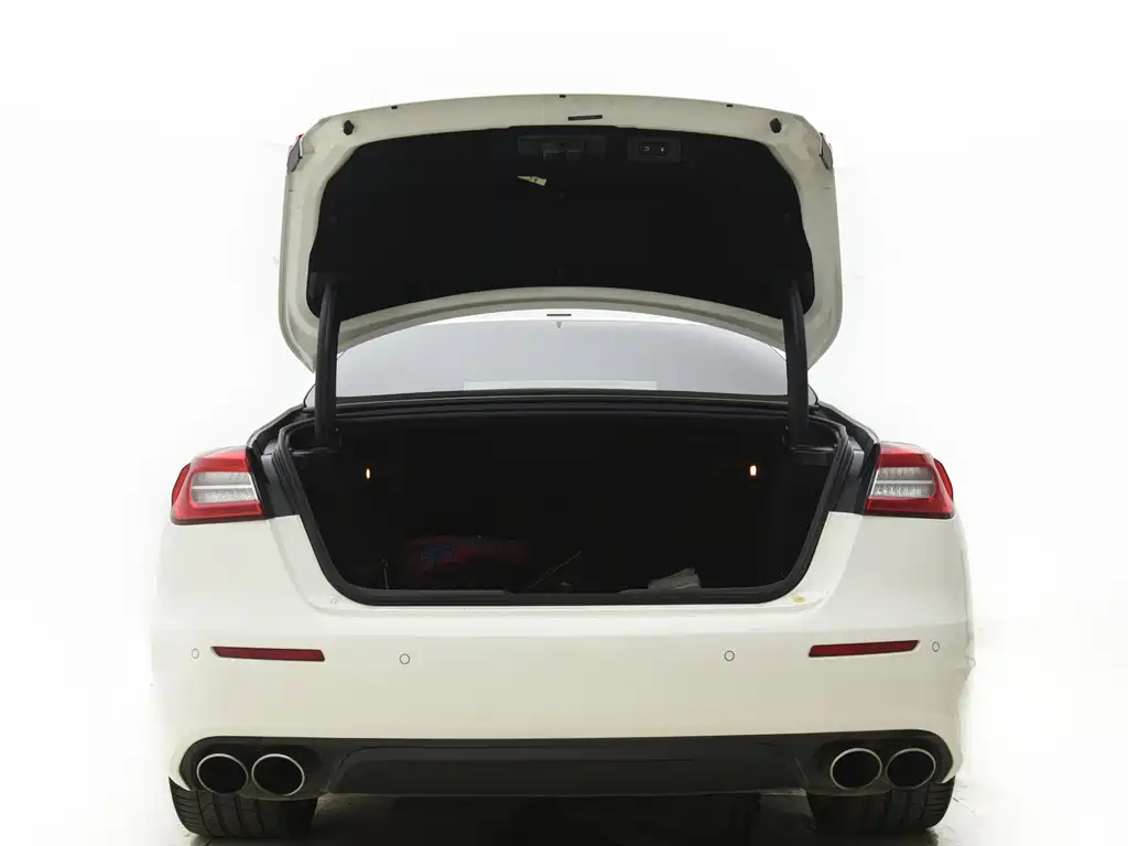 Maserati Quattroporte — миниатюра 32