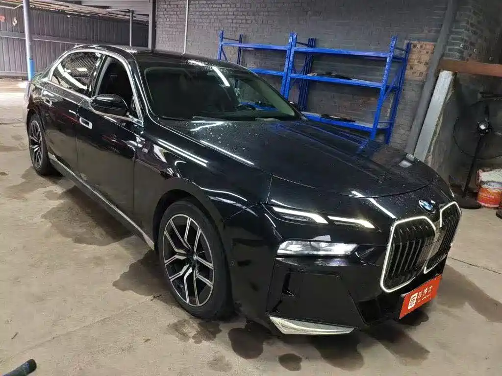 BMW 7 Series — миниатюра 5