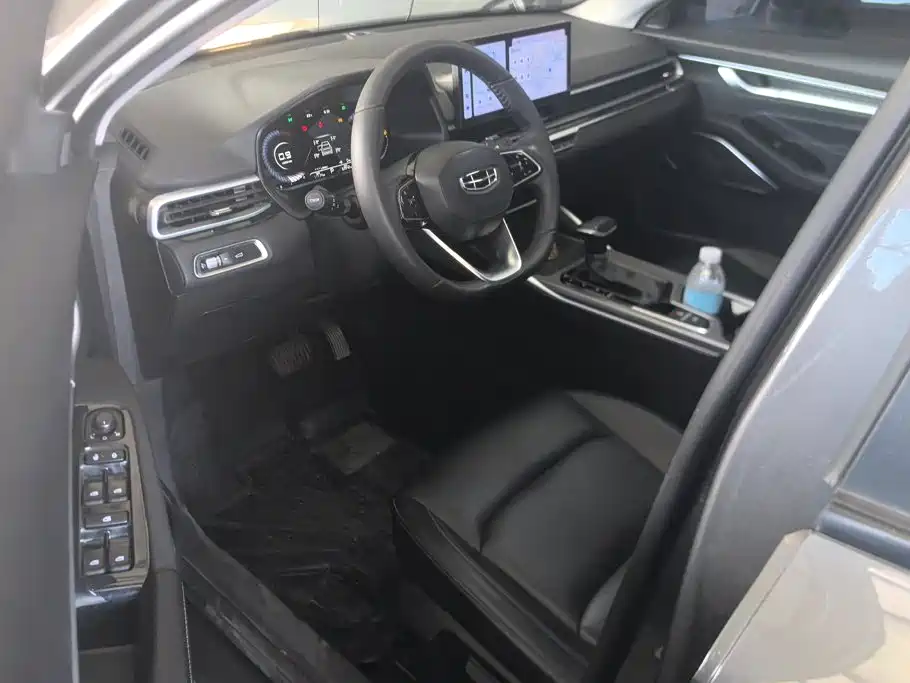 Geely Emgrand — миниатюра 9