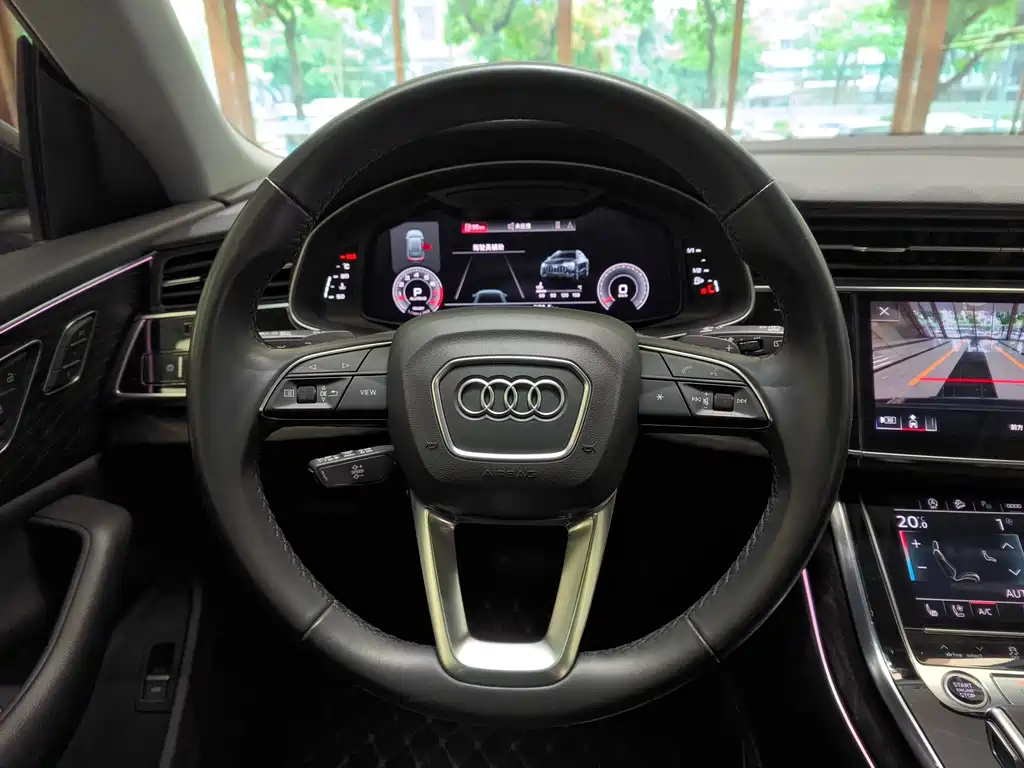 Audi Q8 2022 55 TFSI Luxury