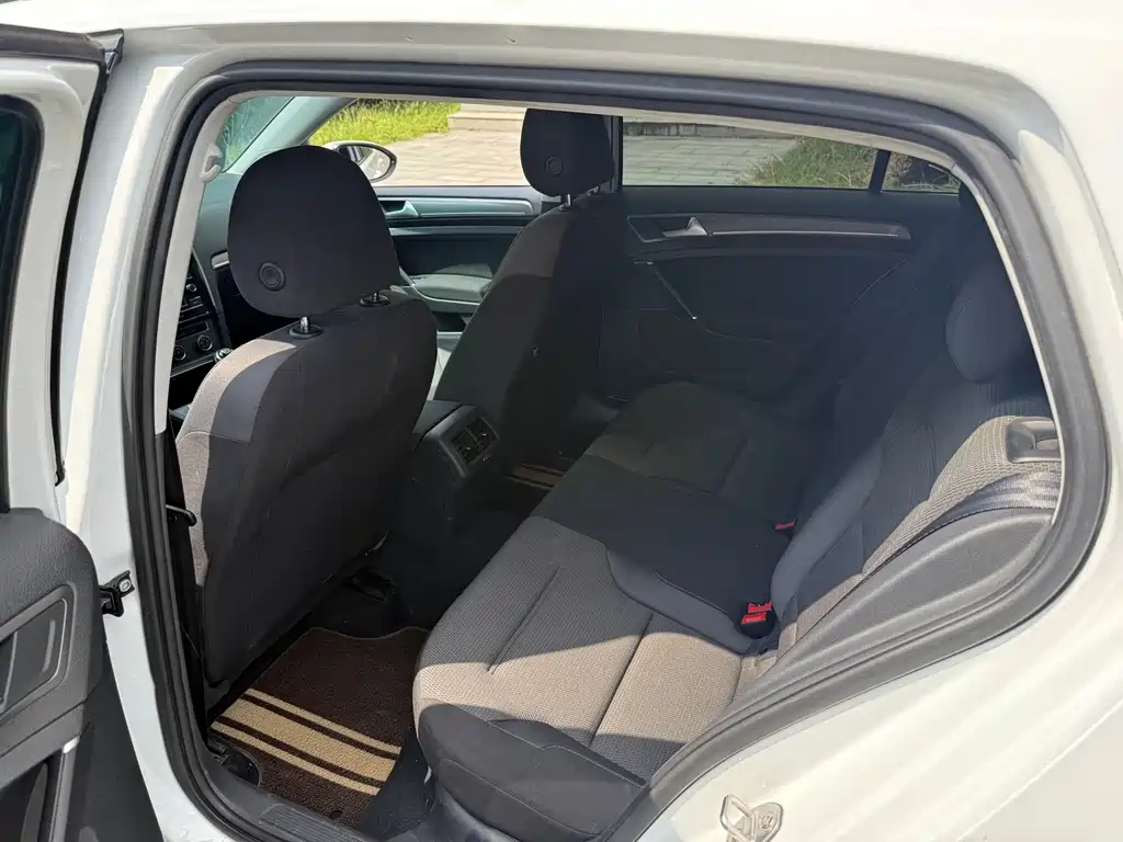 Volkswagen Golf — миниатюра 10