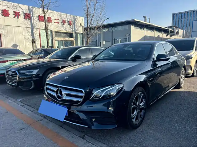 MERCEDES BENZ E CLASS