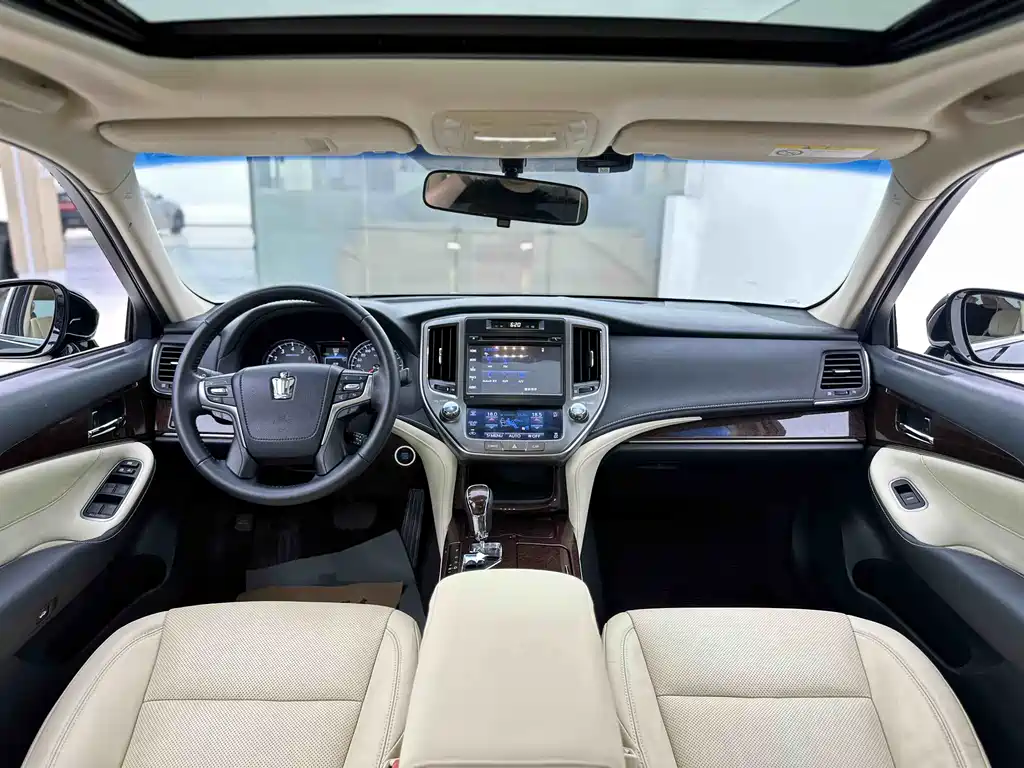 Toyota Crown 2018 2.0T Fashion