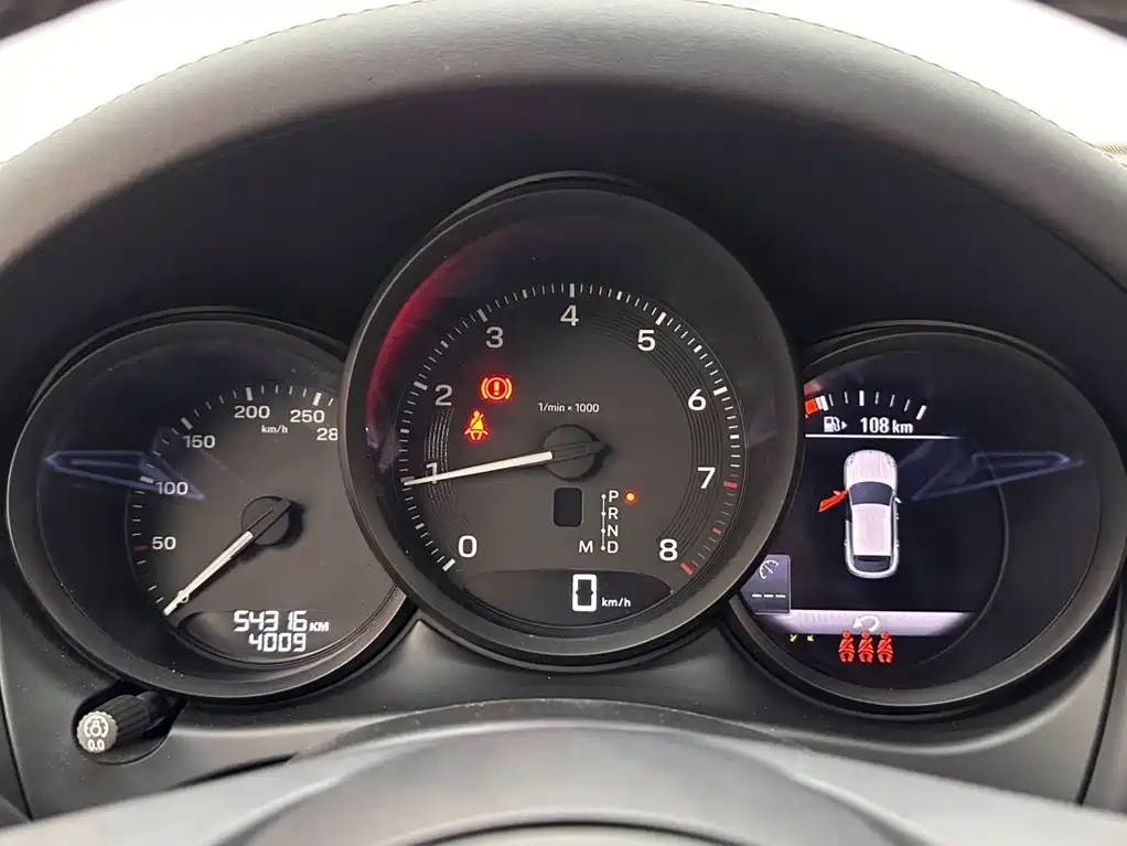 Porsche Macan — миниатюра 14