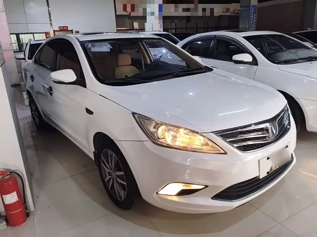 Changan Eado — миниатюра 4