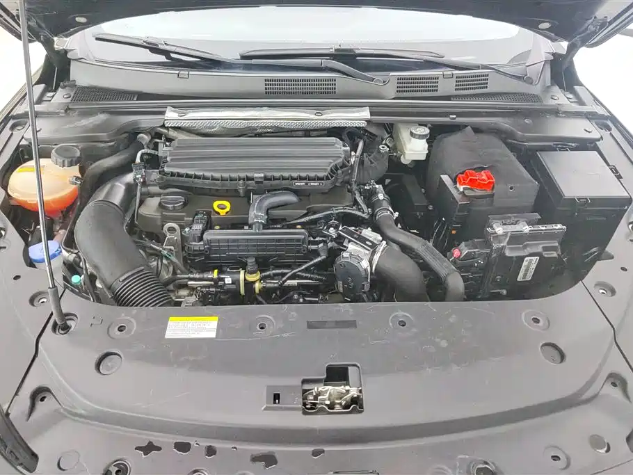 DONGFENG YI HYUN MAX