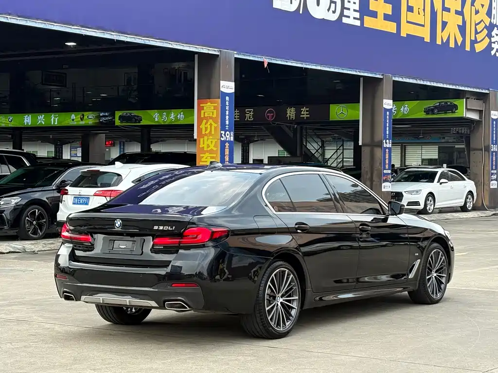 BMW 5 Series — миниатюра 18