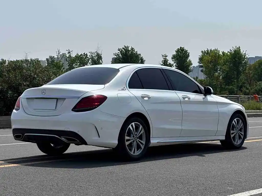 Mercedes-Benz C-Class — миниатюра 17