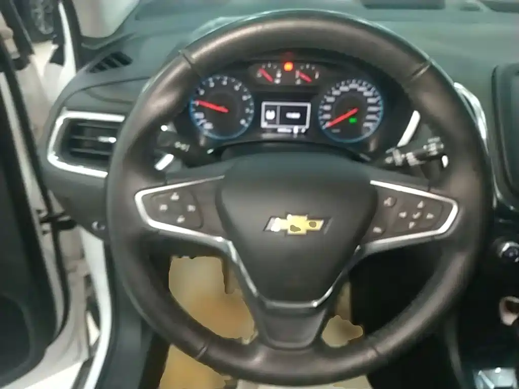 Chevrolet Equinox — миниатюра 11
