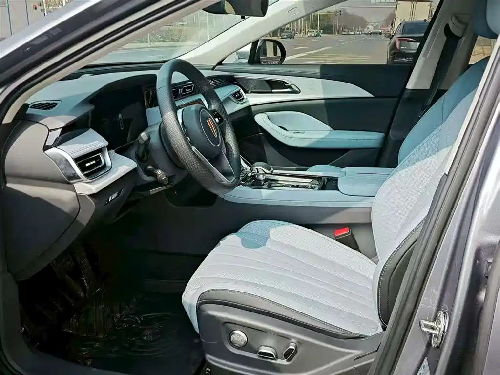 Hongqi H5 PHEV 2025 170