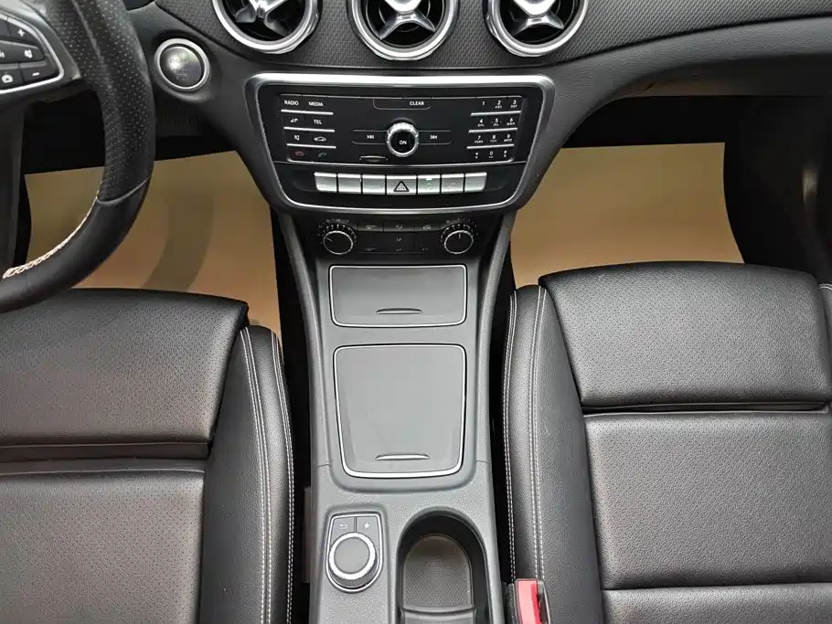 Mercedes-Benz GLA — миниатюра 16