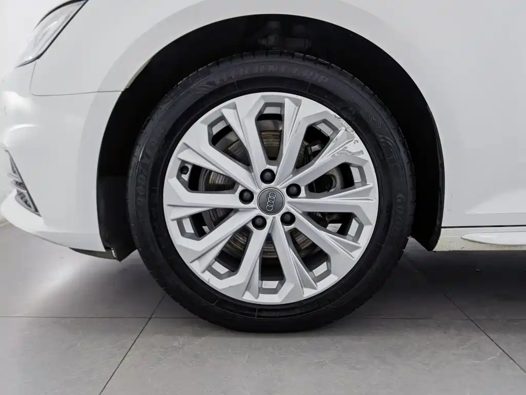 Audi A4L — миниатюра 17