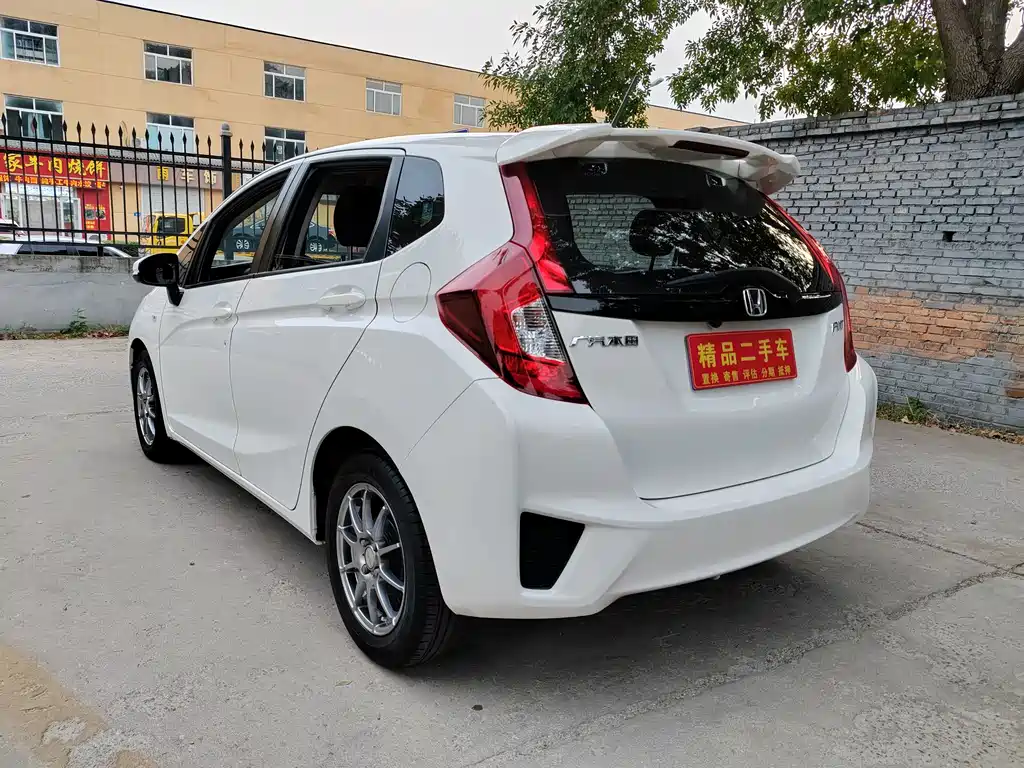 Honda Fit — миниатюра 6