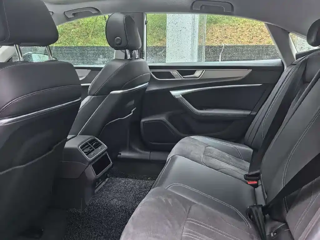 Audi A7L 2024 45TFSI S-line