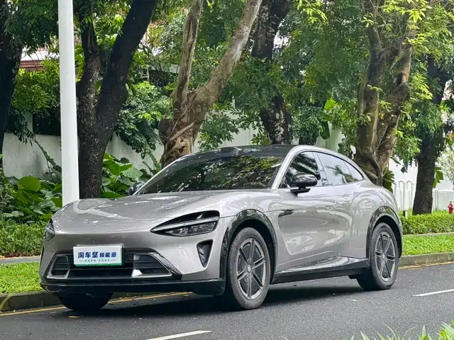 XIAOMI CAR XIAOMI YU7 2025
