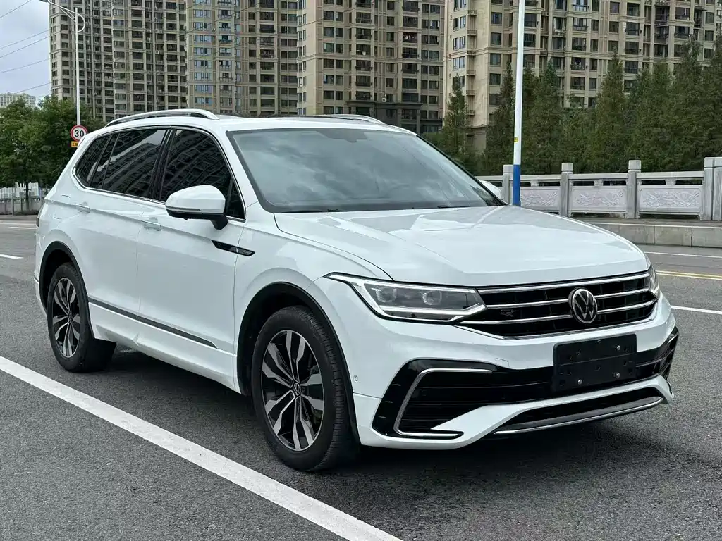 Volkswagen Tiguan L — миниатюра 3