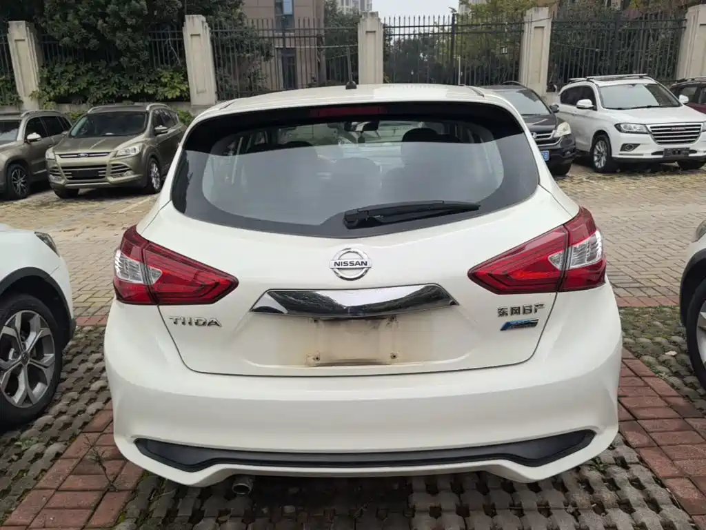Nissan Tiida — миниатюра 6