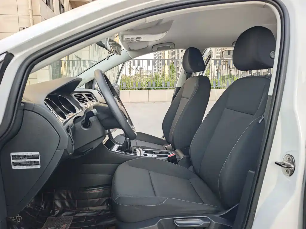 Volkswagen Golf — миниатюра 8