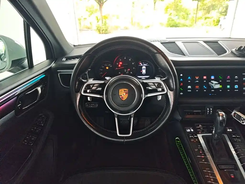 Porsche Macan — миниатюра 11