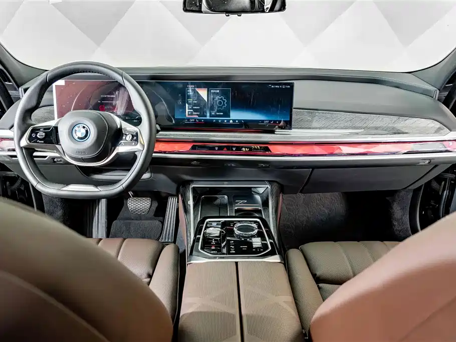 BMW i7 — миниатюра 14