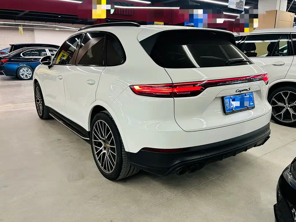 Porsche Cayenne — миниатюра 4